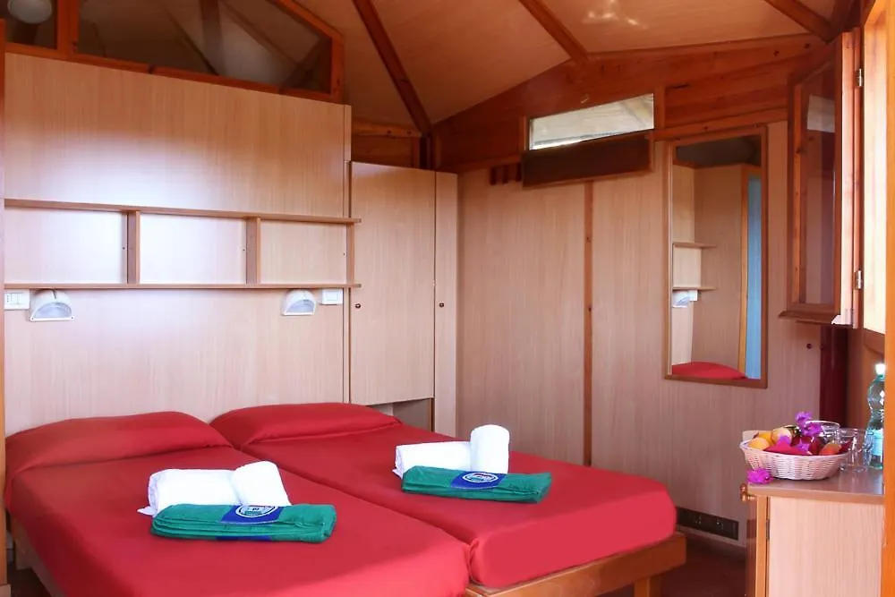 فندق Touring Club Italiano - La Maddalena