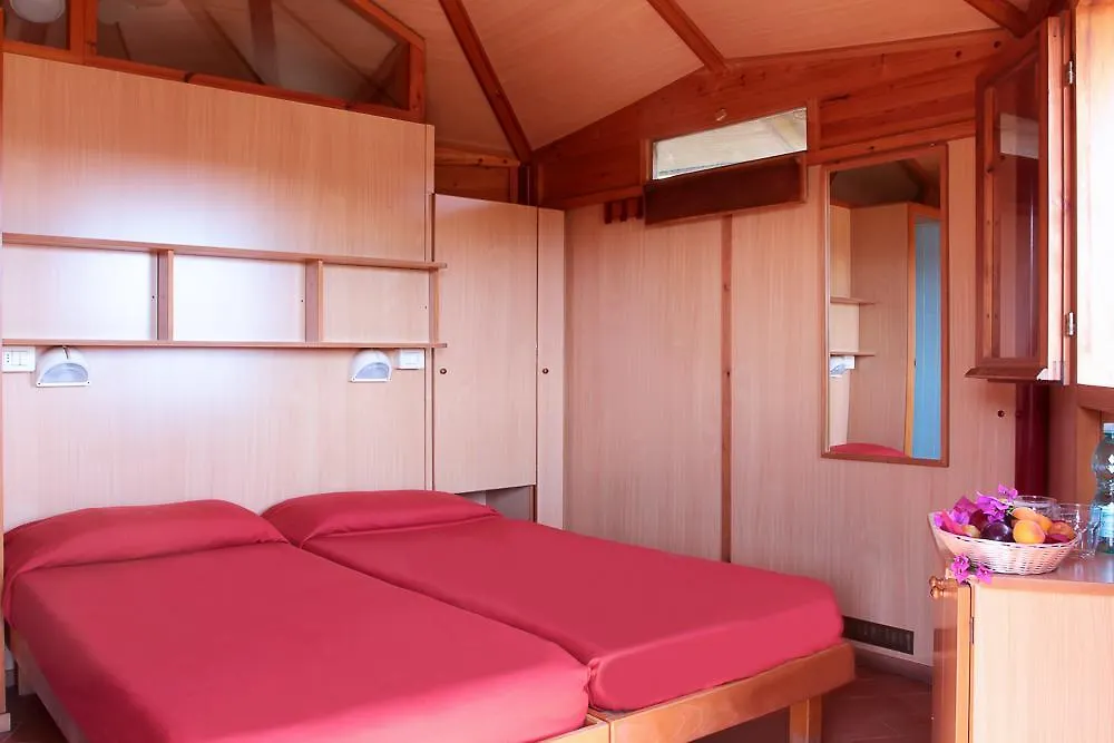 فندق Touring Club Italiano - La Maddalena إيطاليا